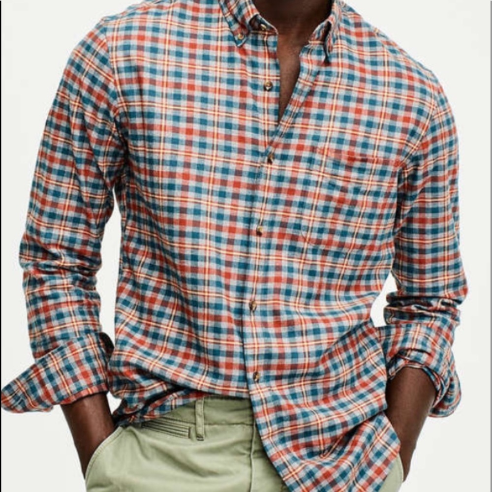 Vineyard vines Tin one pocket plaid green and red long sleeves shirt men’s Small